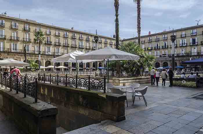 Vizcaya - Bilbao - plaza Nueva 4.jpg